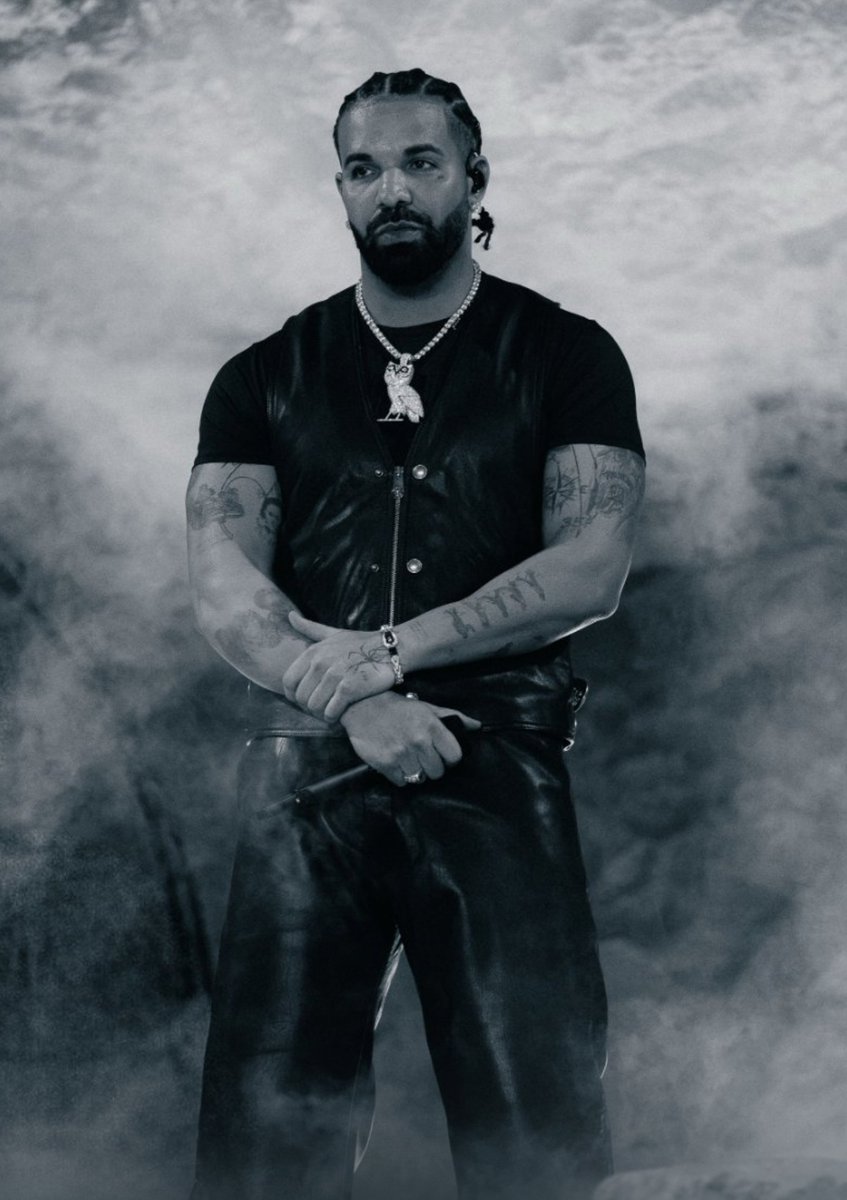 Kurrco's tweet photo. Drake's 'HABIBTI (FOMO)' has reached #1 on US Apple Music across all genres 📊

The album is currently #1 on Apple Music in over 30 countries 🤯
