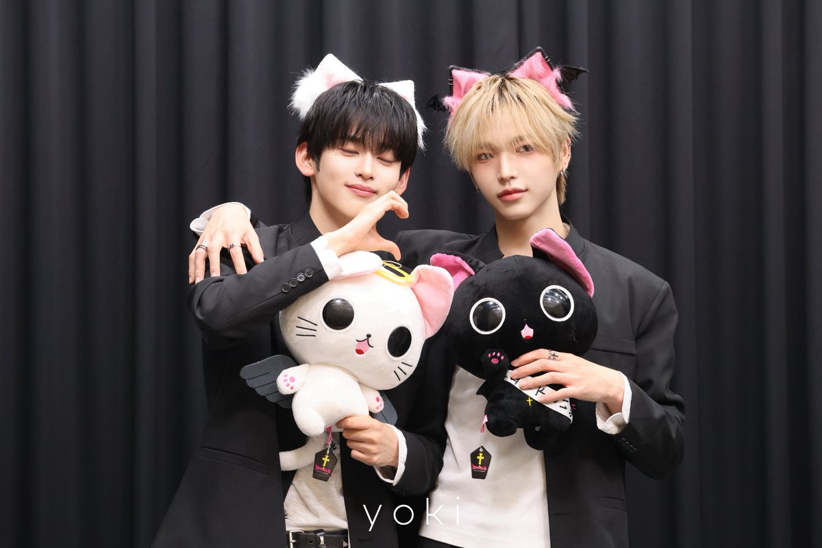 yokitokiS2's tweet photo. 261002 
🫶🏻❓👀🐈‍⬛

#idntt #아이덴티티 #토와 #재영
#이재영원히_빛날_스무살
#재냥이_생일츄카냥_냐냥 https://t.co/jGLVkxyeCN