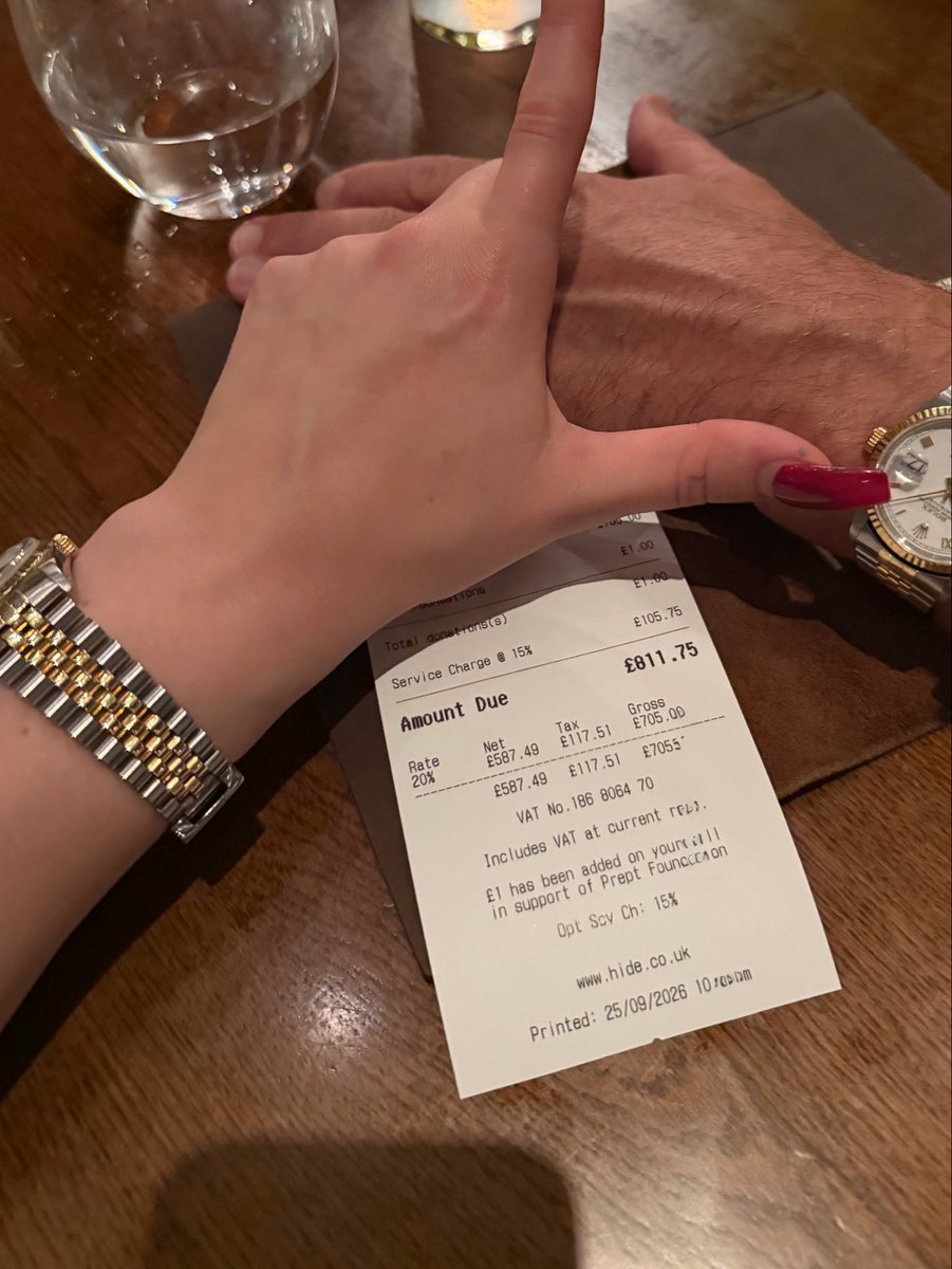 Hannah_557's tweet photo. Rewarded him for buying Me an £800 dinner 😇 https://t.co/WM7SIuZ0ZH