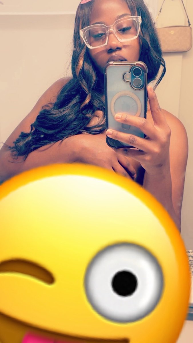 jaznolay's tweet photo. Imma good girl , but I wanna b bad 😈  #ebonypyt #telegram https://t.co/xCAmbGwMbD