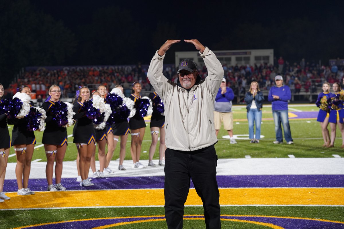 oconschools's tweet photo. We are honored to induct Mark Hutchinson into the OHS Athletic Hall of Fame! His reporting will ensure that generations of Raccoons will know what their predecessors accomplished not only through their wins, but rising from their defeats as well #OconPride #OconDriven #Oconomowoc https://t.co/PNp9OdDBKt