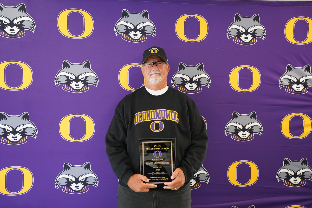 oconschools's tweet photo. We are honored to induct Mark Hutchinson into the OHS Athletic Hall of Fame! His reporting will ensure that generations of Raccoons will know what their predecessors accomplished not only through their wins, but rising from their defeats as well #OconPride #OconDriven #Oconomowoc https://t.co/PNp9OdDBKt