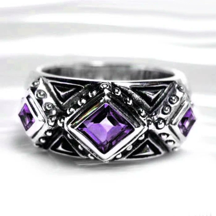 DeepyVA's tweet photo. sweetdarkdarling 🤗 just gave me 3 Kings Gothic Wedding Ring - Purple Amethyst via Throne. THANK YOU💛 https://t.co/dni5RW096i