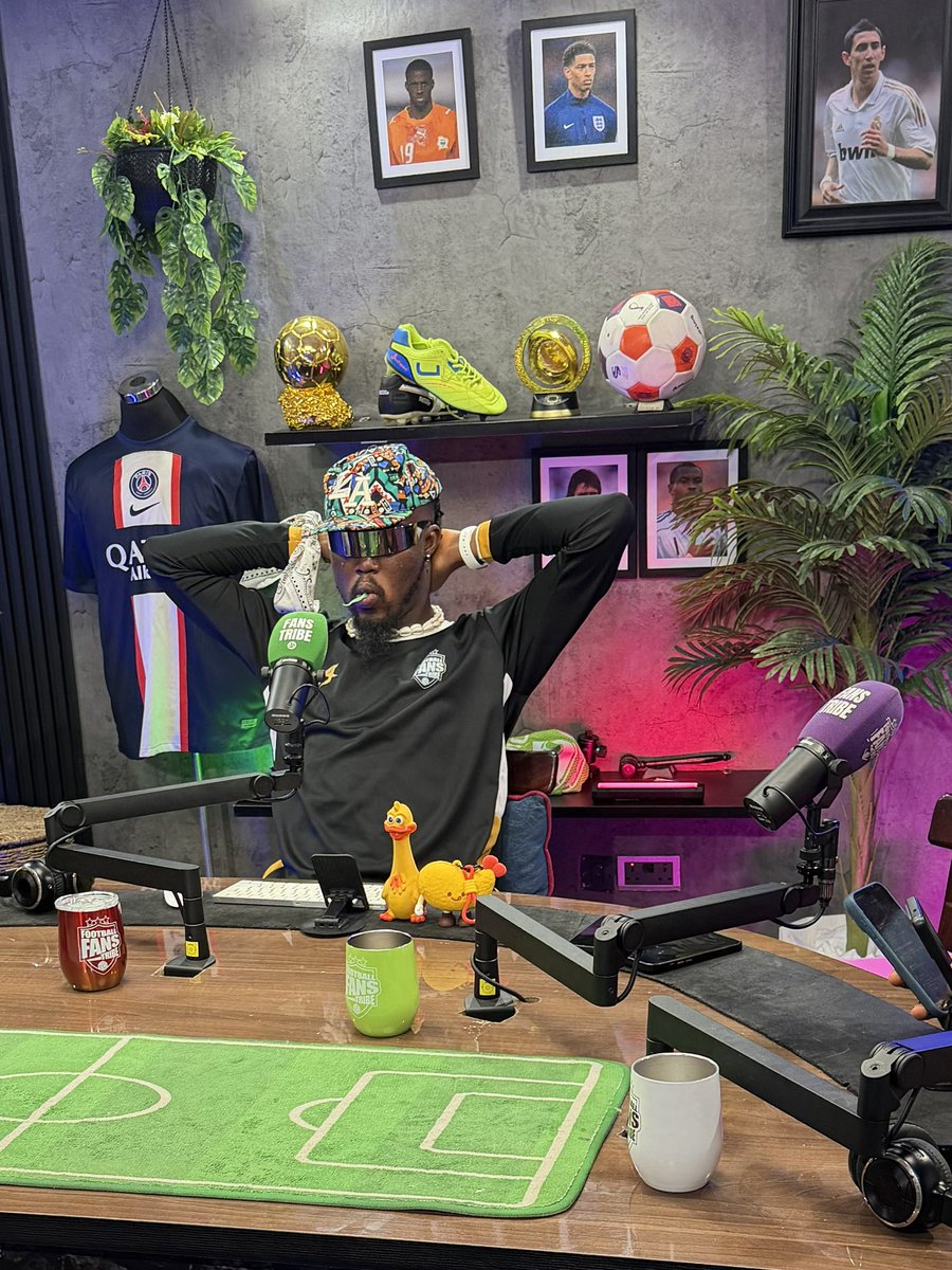 FansTribeHQ's tweet photo. Join us now for the LIVE CALL IN SHOW on YouTube via link in comments 

#fanstribe https://t.co/L8Vk2OCG4k
