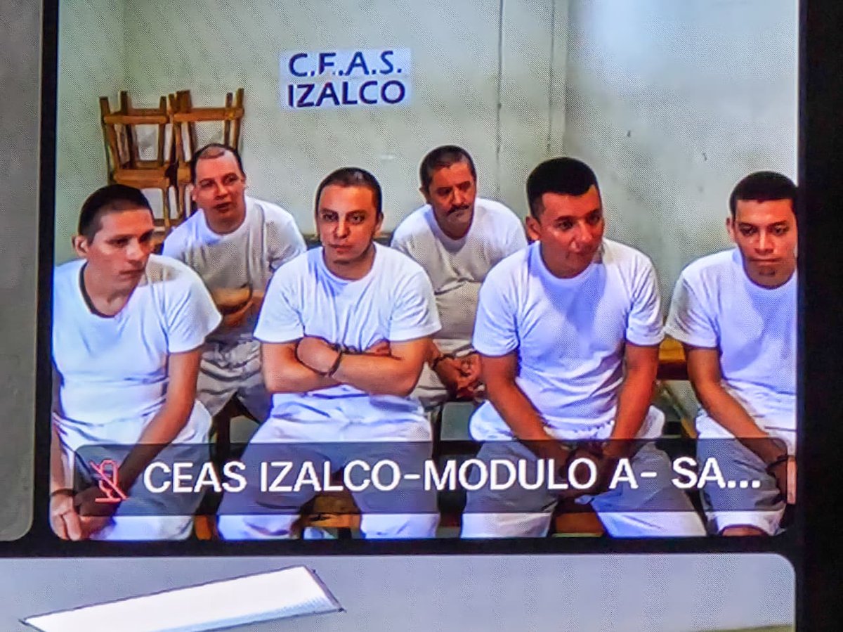 FGR_SV's tweet photo. #CombateAPandillas | Pandilleros del Barrio 18 enfrentan audiencia única abierta. 

Entre los procesados hay homeboys, civiles activos y colaboradores procesados por agrupaciones ilícitas.

Estos criminales operaban en diferentes sectores del distrito de Colón, La Libertad Oeste, y fueron capturados gracias al Régimen de Excepción. 

Esta audiencia se desarrolla el Tribunal Primero Contra el Crimen Organizado de San Salvador.