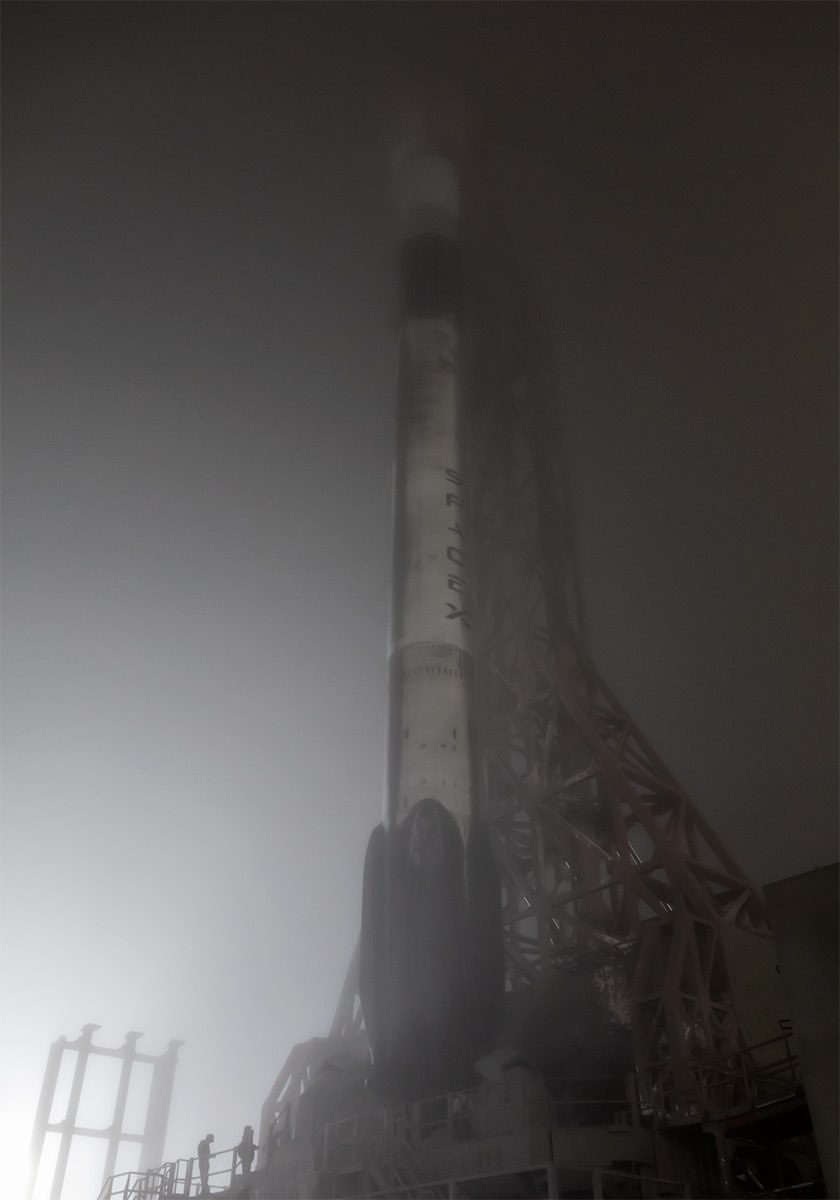 Rocketman_hs's tweet photo. Three Falcon rockets vertical at three of our launch pads in Florida and California. https://t.co/JpjirjtPjp