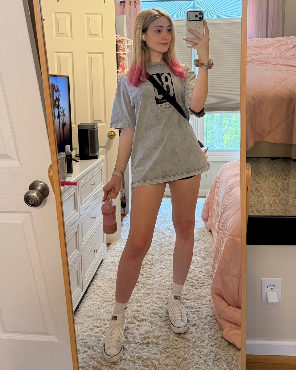 michellexotter's tweet photo. Just finished leg day and now going to run errands. Can I get a good job Michelle https://t.co/Z7BOSTjB7s