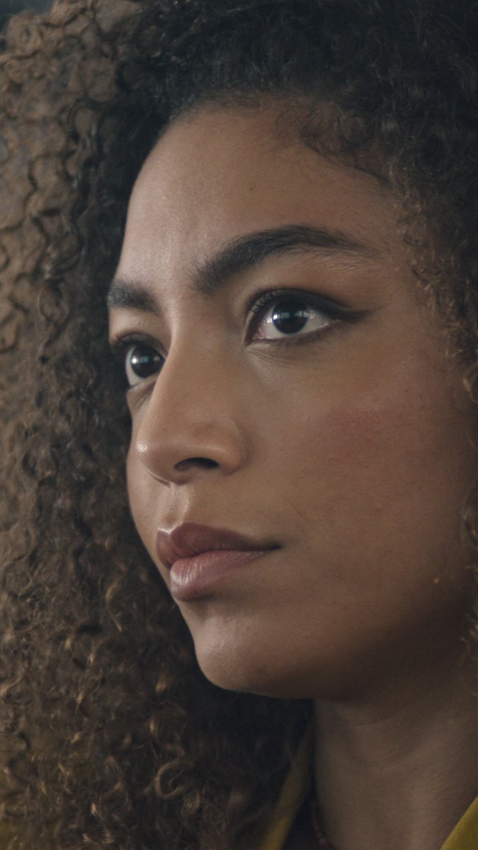 NetflixBrasil's tweet photo. Se a Any Gabrielly me olha assim, eu me travo toda. https://t.co/Q8hKWzjuT7