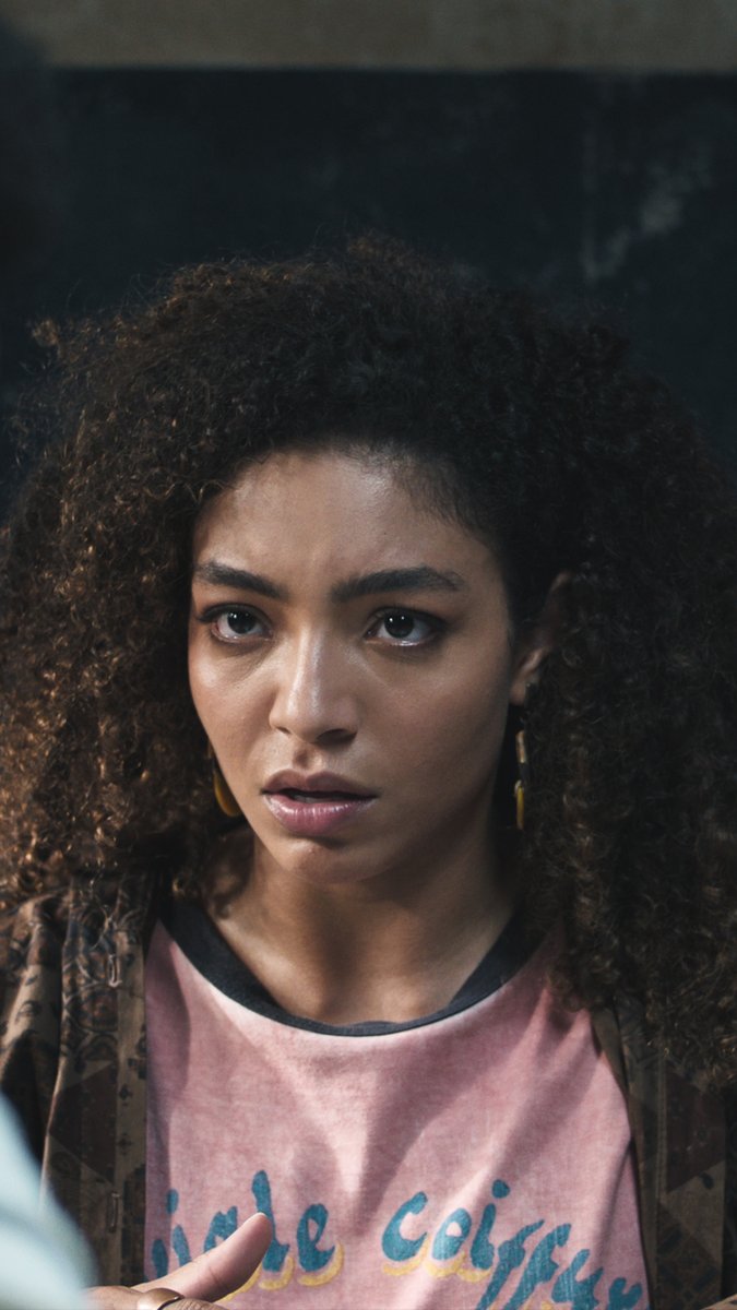 NetflixBrasil's tweet photo. Se a Any Gabrielly me olha assim, eu me travo toda. https://t.co/Q8hKWzjuT7