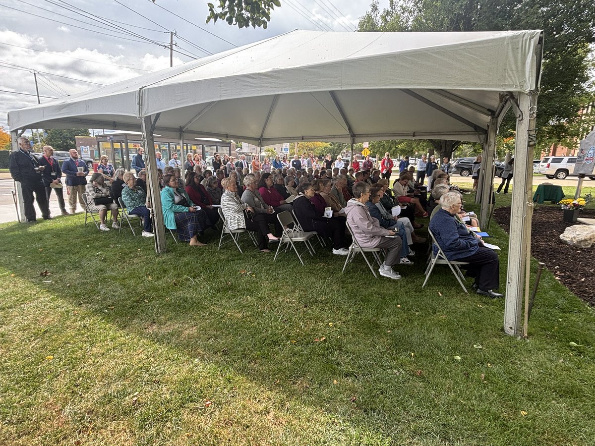 VASJHighSchool's tweet photo. ☀️ #VASJ celebrated the legacy of Mother Mary Beaumont, OSU, today with the dedication of an Ohio Historical Marker. Alumni proudly sang the Villa Angela Alma Mater as we honored her lasting impact on Catholic education in Cleveland. #VillaAngela https://t.co/nKV3Je8fZL
