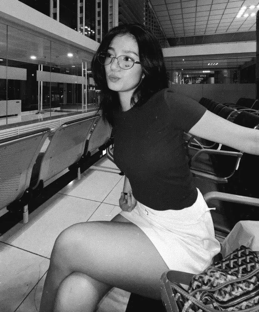 doughnbil's tweet photo. oh my… HER IN SPECS! enjoy Zamboanga, @bellemariano02 hope you are well rested 😊 https://t.co/I7JwiKQWXI