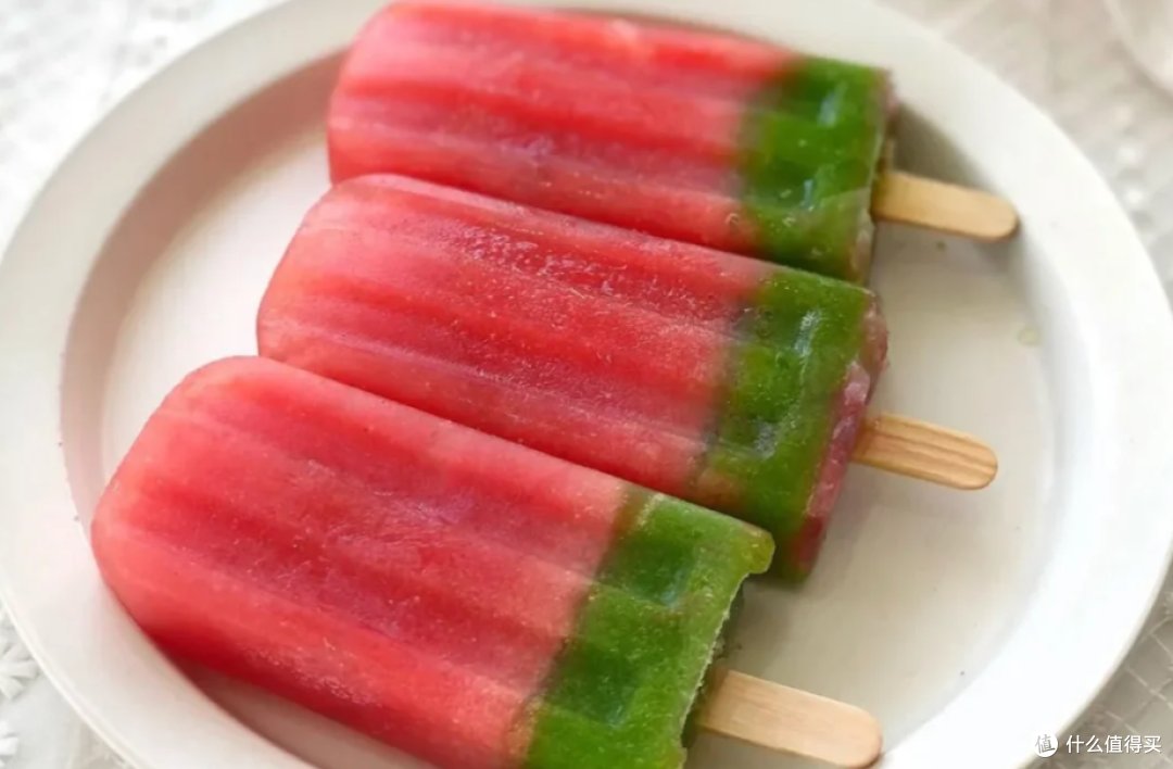 NevaehMaithrtm's tweet photo. Qué rica sorpresa! Comparto mis paletas de fruta congelada 100% natural, super refrescantes y sin azúcar aadido, perfectas para este calor! https://t.co/AFzc2aA32V