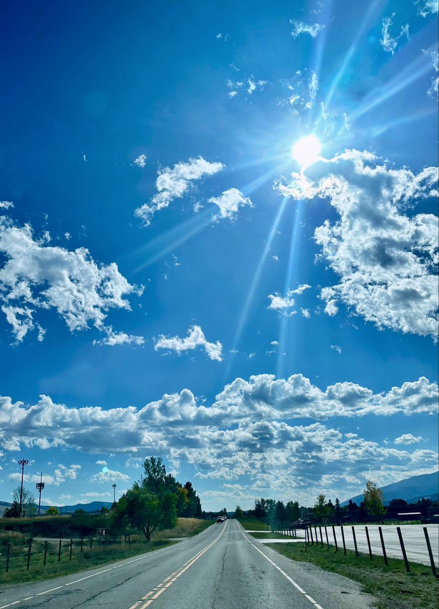 _heyItsSavannah's tweet photo. Beauty of a day in the Big Sky Country! https://t.co/b9HqfA0xyT