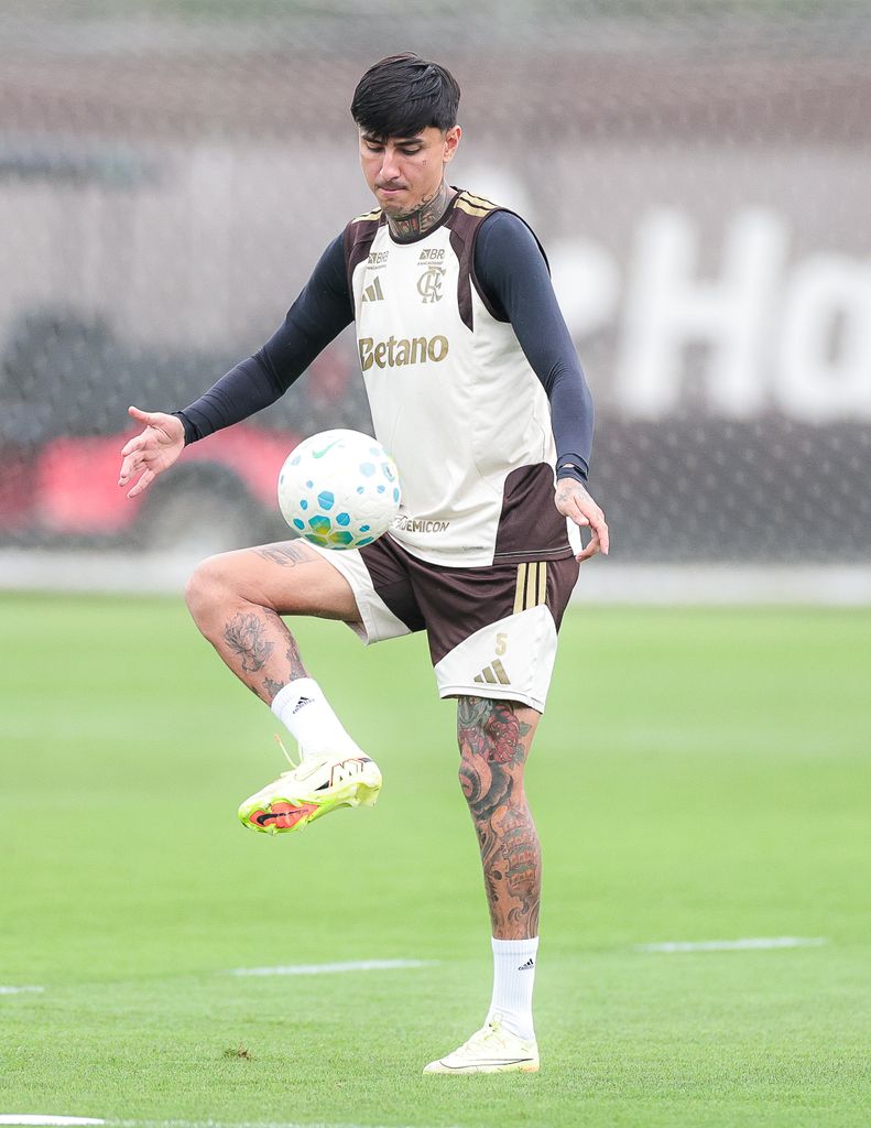 flamengandorj's tweet photo. Flamengo treina, nesta sexta (02), no Ninho do Urubu. https://t.co/7VgbejPgfw