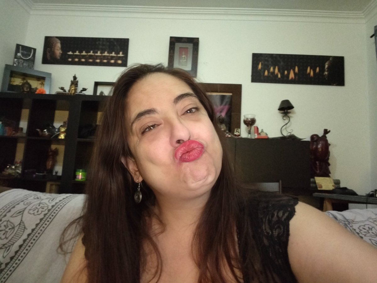 MadameVeronicaX's tweet photo. Um beijinho de boa noite 
Para vocês q me fizeram sentir
Desejada e querida
Tesudos do caralho
Obrigada https://t.co/pZSsSgMihW