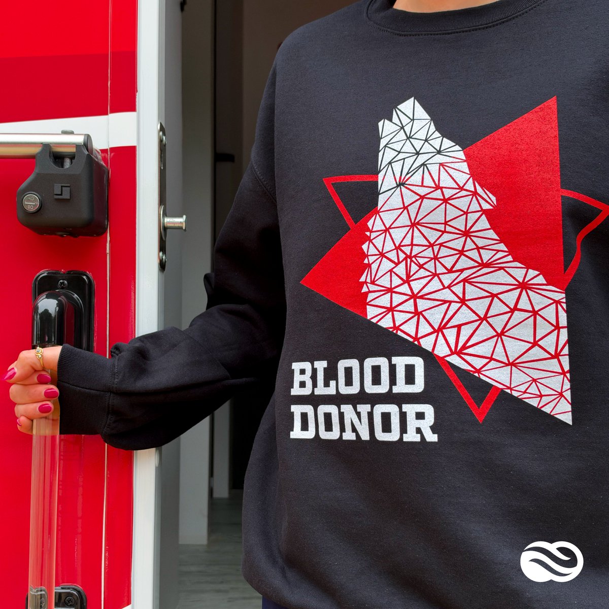 BloodConnection's tweet photo. Wolfpack, get ready to give back to your community and look good doing it when you give blood at NC State on Wednesday, October 14th or Thursday, October 15th. Earn $20 TBC Rewards + a blood donor exclusive sweatshirt*. *while supplies last.

🔗 https://t.co/03Fa6ARqg5 https://t.co/q3bIIYG8Go