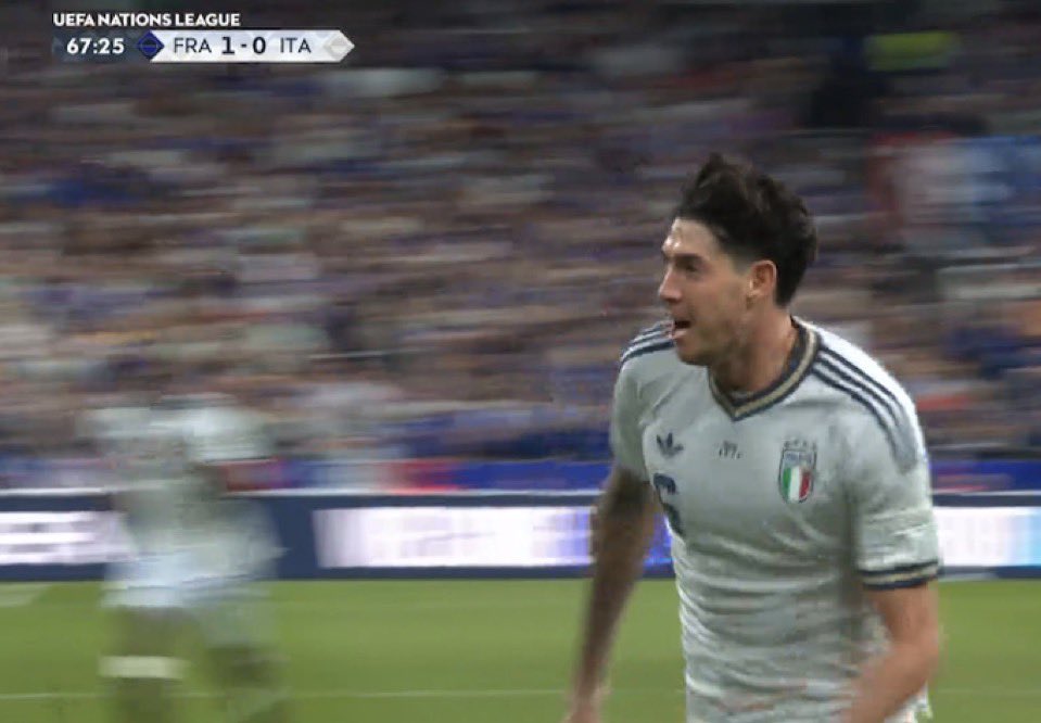 raffaelecaru's tweet photo. Gol contro Turchia e Francia.

Il modo migliore per zittire chi tifa contro l’Italia e la Nazionale azzurra

Semplicemente Alessandro Bastoni 🇮🇹🖤💙 https://t.co/DdG2aIHzeZ