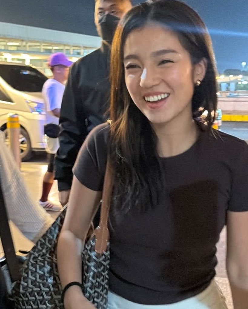 doughnbil's tweet photo. early flight for this ever beautiful, safe travels, Belle ☺️

#BelleMariano @bellemariano02 https://t.co/tOWMLoGCbE