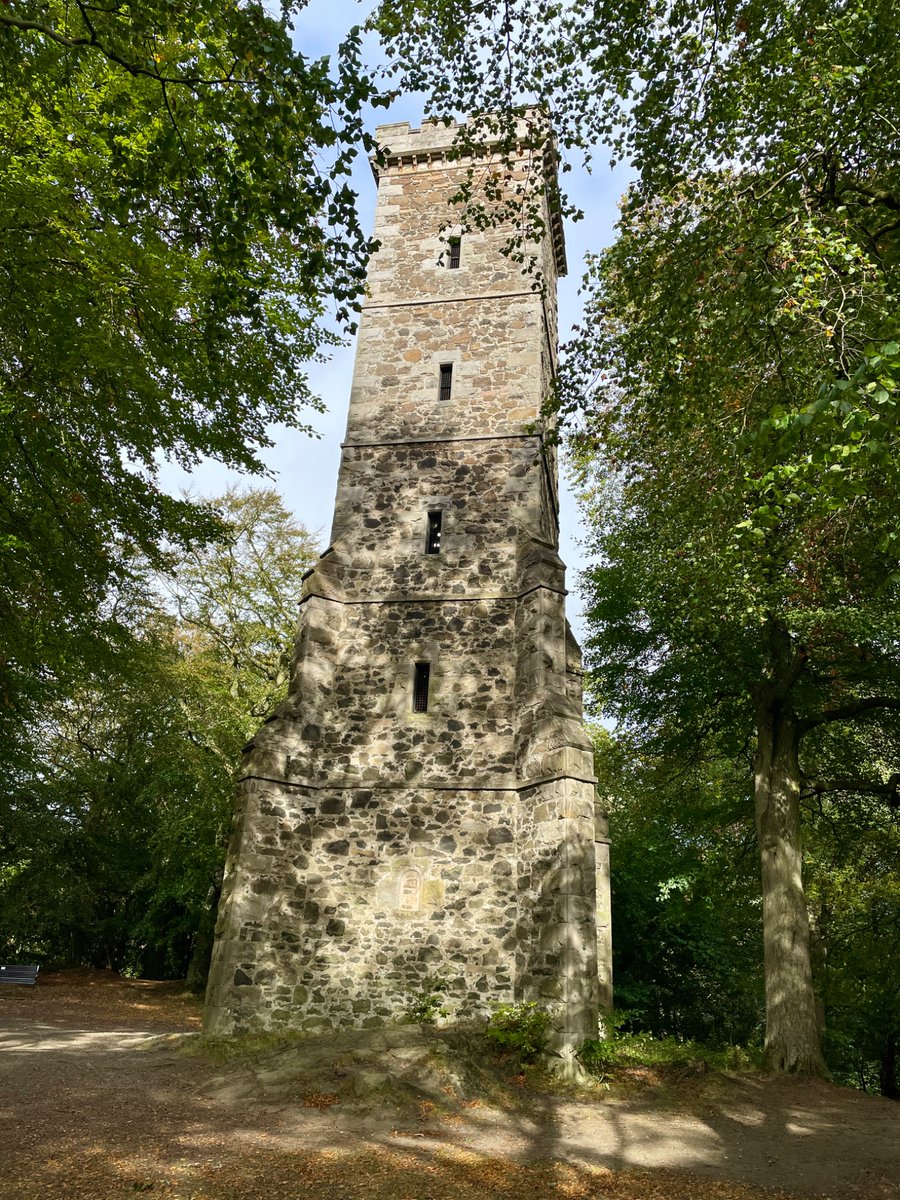 WeeDragon_J's tweet photo. Corstorphine Hill Tower https://t.co/8n4YBEEemK