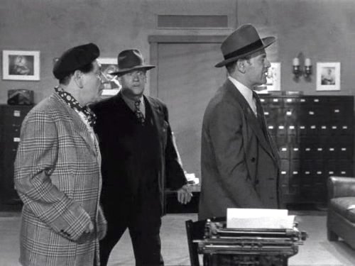 ClownRaynbow's tweet photo. https://t.co/1SJbNPYvcN
Released October 5, 1950 - "Studio Stoops" (1950) starring the #threestooges (Moe, Larry, Shemp), Christine McIntyre, Vernon Dent, Kenneth MacDonald https://t.co/tf45g9E6Tm