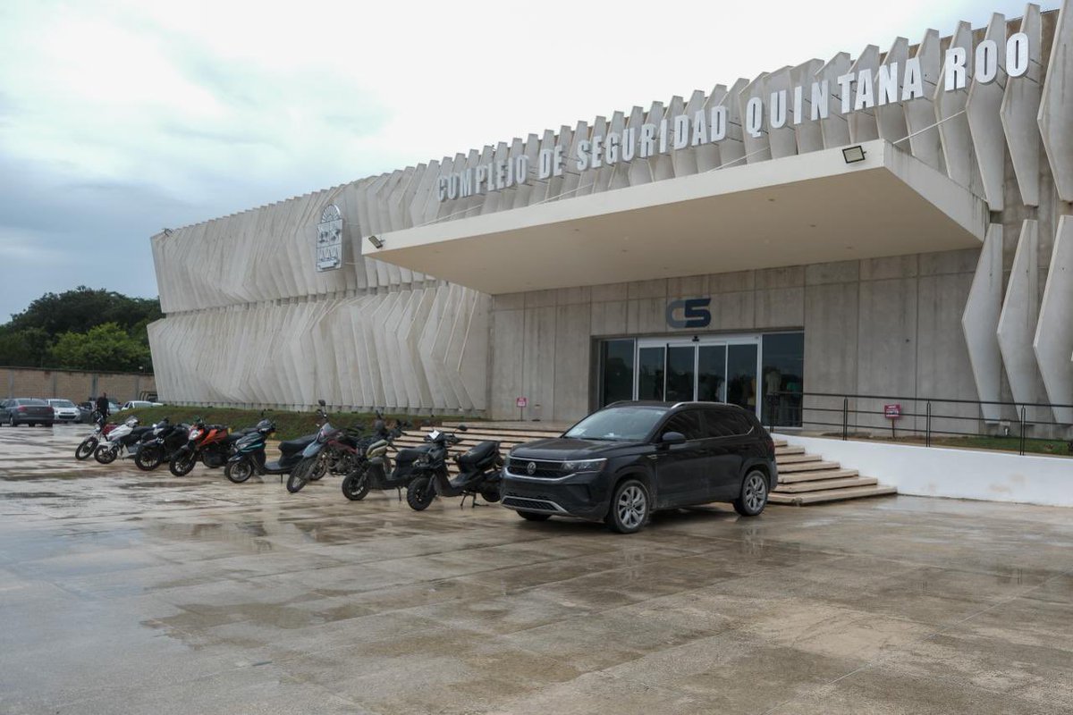MaraLezama's tweet photo. 🚨🏍️ ¡Nueve familias recuperaron sus vehículos!

Como cada semana entregamos directamente a sus propietarios ocho motocicletas y una camioneta que habían sido robadas, gracias al trabajo coordinado de las instituciones de seguridad y al apoyo de las cámaras del C5. Denunciar al 911 es fundamental: cada reporte ayuda a activar la búsqueda, recuperar los bienes y dar seguimiento a las investigaciones. 📞

Denunciar es alzar la voz y ayudar a que la justicia avance. No nos quedemos callados ante un delito. 🤝🏽