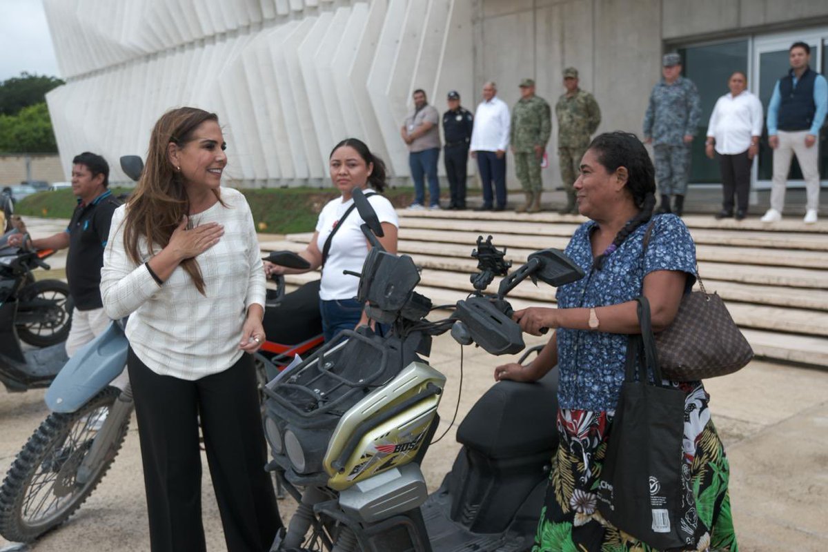 MaraLezama's tweet photo. 🚨🏍️ ¡Nueve familias recuperaron sus vehículos!

Como cada semana entregamos directamente a sus propietarios ocho motocicletas y una camioneta que habían sido robadas, gracias al trabajo coordinado de las instituciones de seguridad y al apoyo de las cámaras del C5. Denunciar al 911 es fundamental: cada reporte ayuda a activar la búsqueda, recuperar los bienes y dar seguimiento a las investigaciones. 📞

Denunciar es alzar la voz y ayudar a que la justicia avance. No nos quedemos callados ante un delito. 🤝🏽