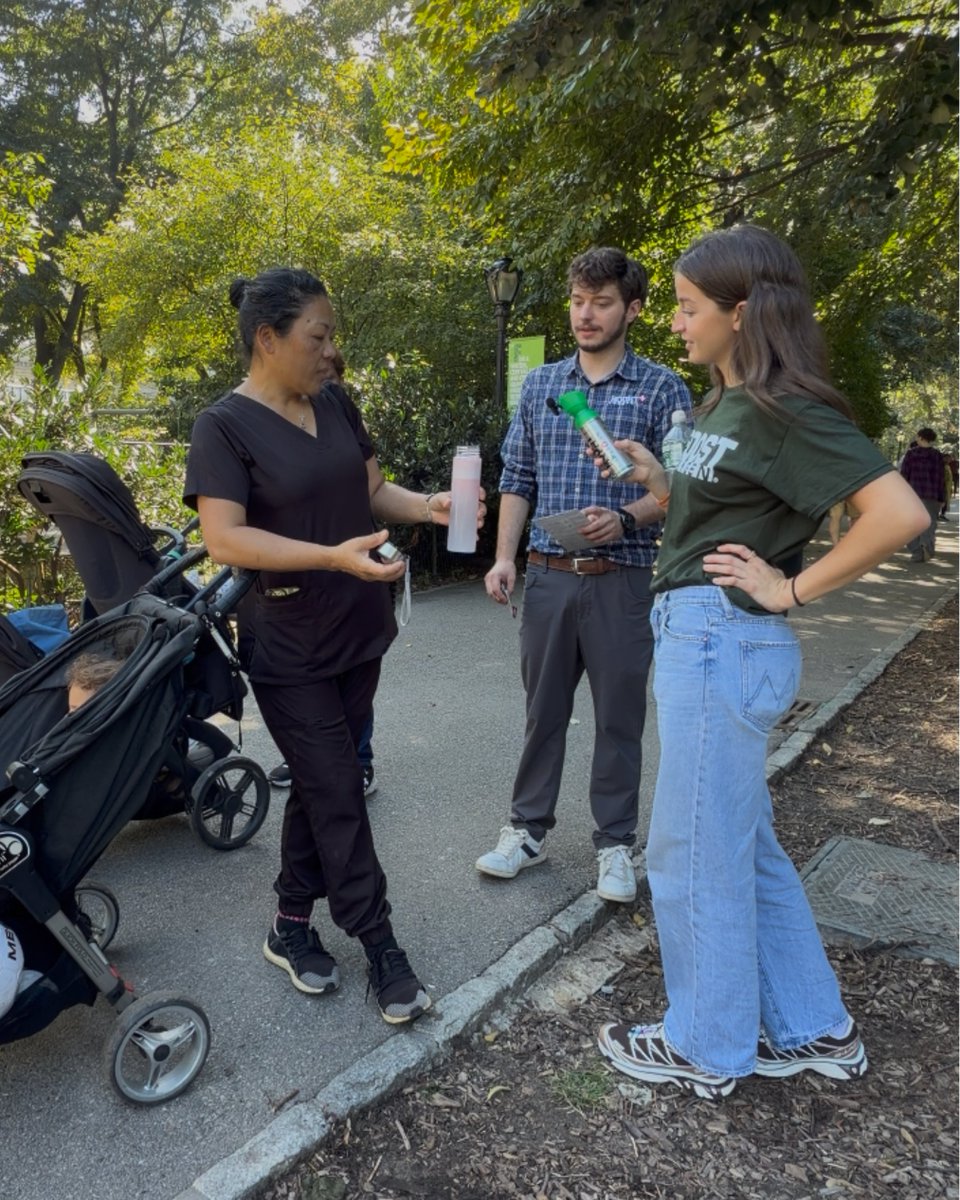 BoostO2's tweet photo. Behind the scenes in #NYC! 🗽

With Boost Oxygen now in 500+ retail locations across NY State, our team hit the streets to visit retailers, demo our products, connect with New Yorkers, and capture some great content.

Read the full BTS write-up here: https://t.co/auIP4llYlT https://t.co/CXUi2Jmhr8