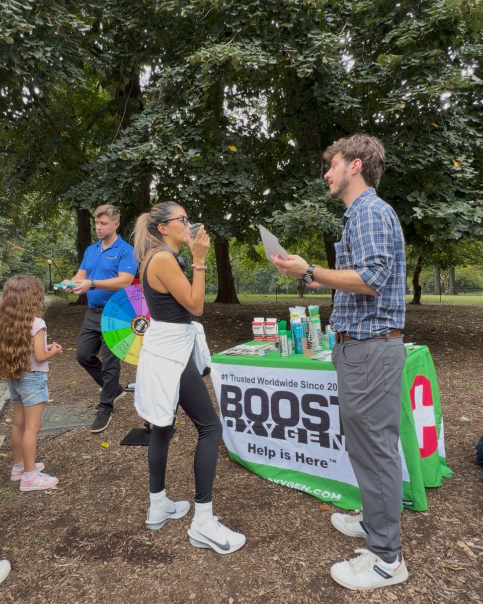 BoostO2's tweet photo. Behind the scenes in #NYC! 🗽

With Boost Oxygen now in 500+ retail locations across NY State, our team hit the streets to visit retailers, demo our products, connect with New Yorkers, and capture some great content.

Read the full BTS write-up here: https://t.co/auIP4llYlT https://t.co/CXUi2Jmhr8