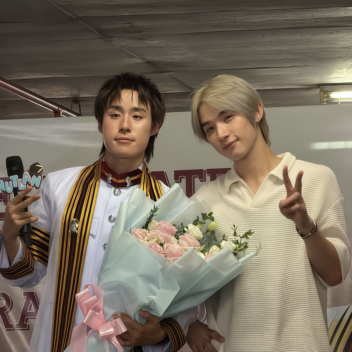 ChopperFB's tweet photo. 03:21 ฟินตาแตกกับรูปนี้จนนอนไม่หลับใรรถ่ายมาอ่ะ ภาพชัดแล้ว ภาพอฟช.2027 ลอยมาชัดกว่า https://t.co/VyLN0TUWqQ