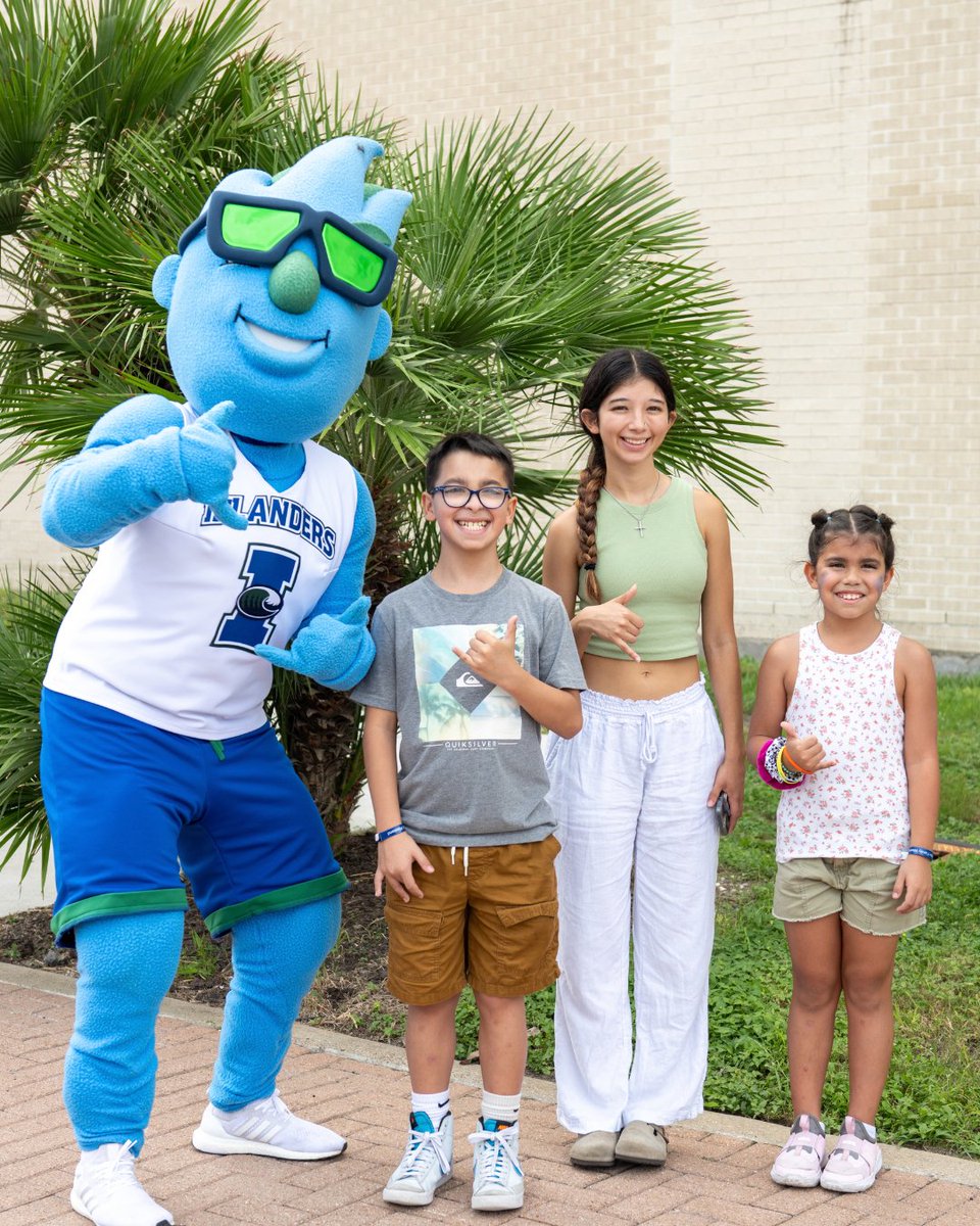 IslandCampus's tweet photo. Islander Family Weekend is here!π€π΄ Thereβs something special about sharing the Islander experience with the people who mean the most.π
#TAMUCC https://t.co/bwHqLZNfwr