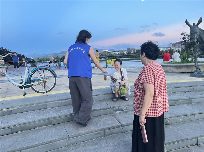 NatalieCar4c's tweet photo. En la calle, un abuelo me ayudó a llevar las compras cuando llevaba demasiadas cosas. Una pequea acción que me calentó el corazón hoy.， https://t.co/ts87FORB0M