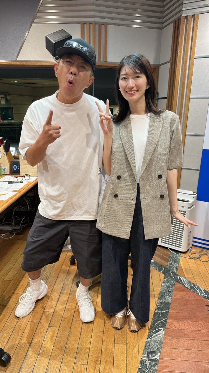 kinashinokai's tweet photo. おはよーございます🤩

開局75周年🎊
　今日も朝から
　　ノリノリノーリ
　　　ペラペラペーラ😙

このあと6時〜
「土曜朝6時 #木梨の会。」
https://t.co/fyd9euW1Y3 https://t.co/2loiW5KjKA