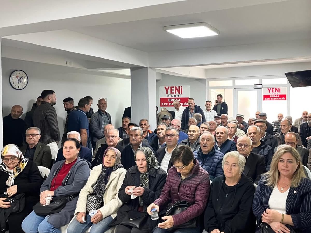 ozgurletokat's tweet photo. #YeniParti #Erbaa İlçe örgütünün 1. Olağan Kongresi gerçekleştirildi. Kongreye katılım sağlayan Merkez İlçe Başkanımız Sayın Aytekin Ayan, İlçe Başkanımız Sayın Hüseyin Çakır ve yeni yönetim kurulunu tebrik ederek başarılar diledi. https://t.co/G7oKeBfugY