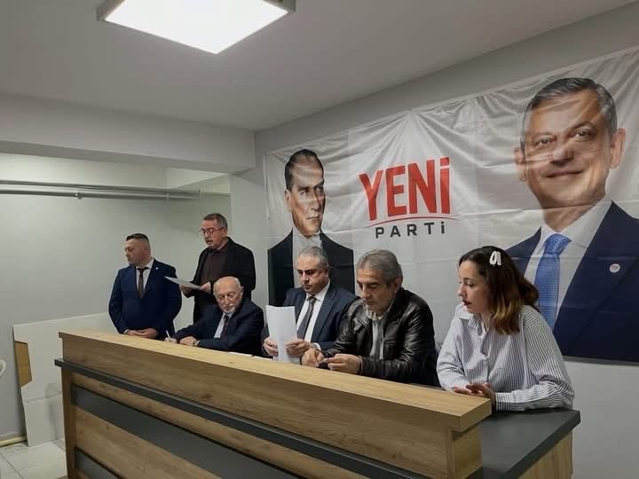 ozgurletokat's tweet photo. #YeniParti #Erbaa İlçe örgütünün 1. Olağan Kongresi gerçekleştirildi. Kongreye katılım sağlayan Merkez İlçe Başkanımız Sayın Aytekin Ayan, İlçe Başkanımız Sayın Hüseyin Çakır ve yeni yönetim kurulunu tebrik ederek başarılar diledi. https://t.co/G7oKeBfugY