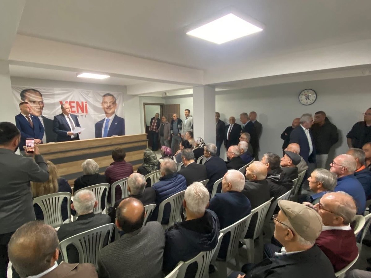 ozgurletokat's tweet photo. #YeniParti #Erbaa İlçe örgütünün 1. Olağan Kongresi gerçekleştirildi. Kongreye katılım sağlayan Merkez İlçe Başkanımız Sayın Aytekin Ayan, İlçe Başkanımız Sayın Hüseyin Çakır ve yeni yönetim kurulunu tebrik ederek başarılar diledi. https://t.co/G7oKeBfugY