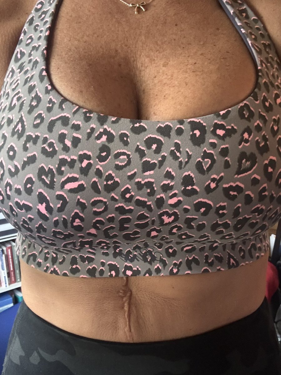 Nikki_Starzz223's tweet photo. Loving this black and pink leopard print 🩷 https://t.co/4s9dSNg2I3