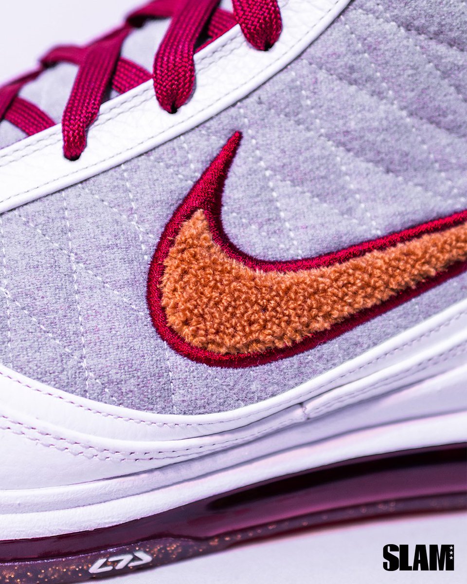 SLAMKicks's tweet photo. 16 years later with the “MVP” LeBron VII #FBF https://t.co/6uymxyzizb