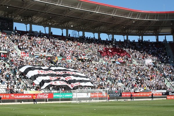 PenchoEfese1's tweet photo. Cuando hablamos d invasión, ¿a q temporada se refieren?
¿O a q ubicación? ¿Fondo Norte¿ ¿Esquina afición visitante? ¿Grada Lateral? https://t.co/58vJPYmEwP