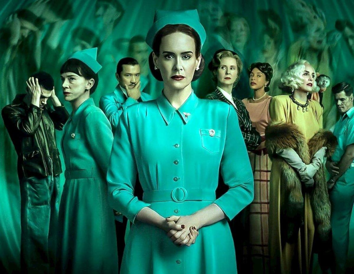 Labohememoon's tweet photo. Si van a volver a retomar las grabaciones de #TheWatcher , porque no pedir que retomen #Ratched , esa serie merece su segunda temporada, la actuación de Sarah Paulson fue increíble, y la historia fenomenal. https://t.co/zXXAzs5hSX