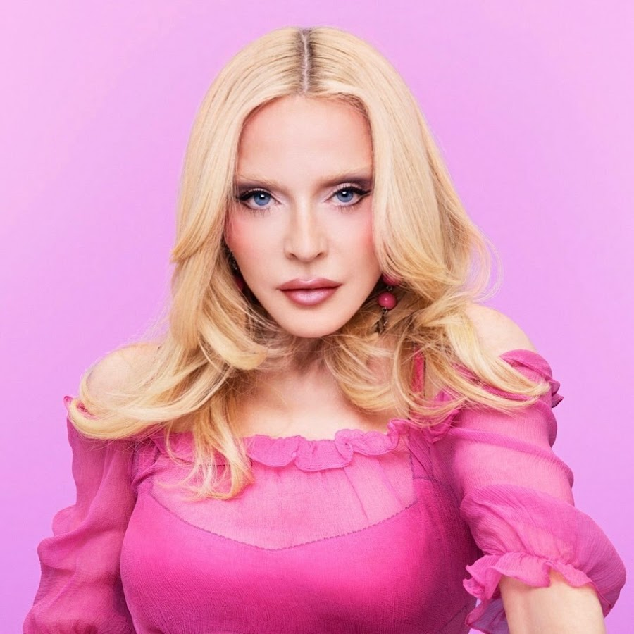 chartwatchmaguk's tweet photo. Taylor Swift goes to No.1 on the UK's Official Singles and Streaming Charts this week but Madonna is No.1 on Singles Sales https://t.co/1VlWlhrbE7 https://t.co/KO7xMCTnA3
