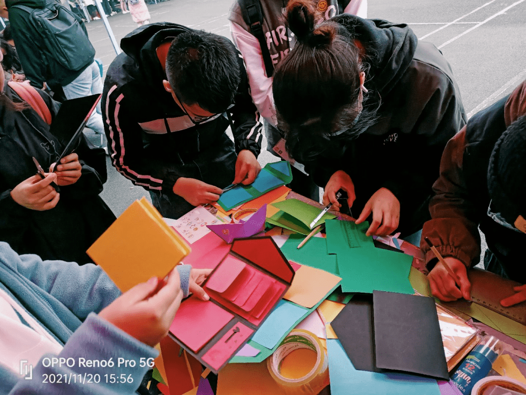 ReeseFenimwg's tweet photo. únete a nuestro taller de manualidades creativas este sábado en la biblioteca del campus. Materiales gratuitos y amigos geniales te esperan! https://t.co/xDnnNOi7OJ