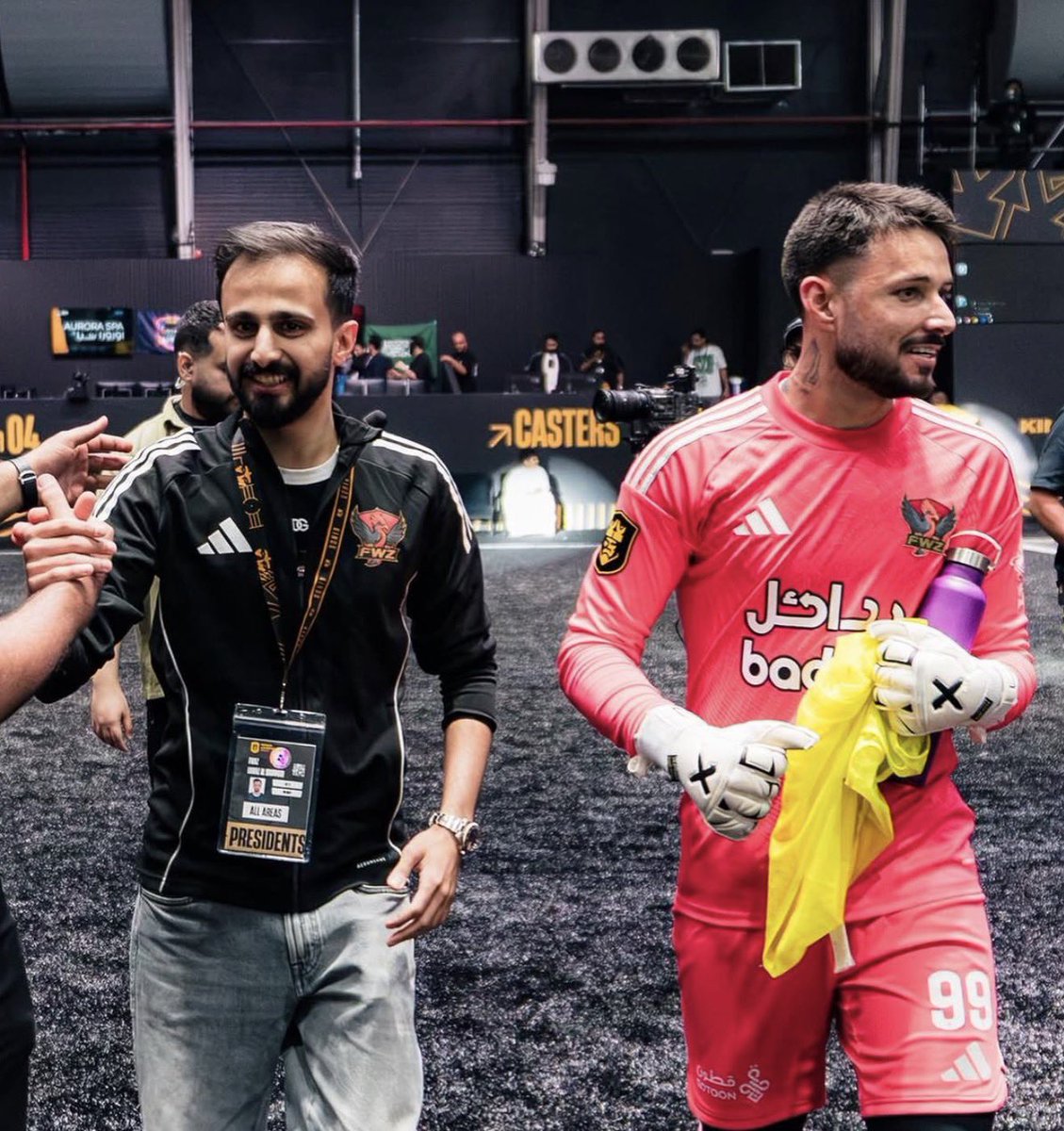 3ivq8's tweet photo. ━━━━━━━━ 🚨 🚨 | Kings League |
-❌ فريق FWZ يُهزم اول هزيمة بالمينا هذا الموسم
-✅ ينفرد فريق ULC بلقب اللاهزيمة
#KingsLeague #FWZ #ULC #MATCHDAY5 #فواز #الياس https://t.co/Nm4msMy4R5