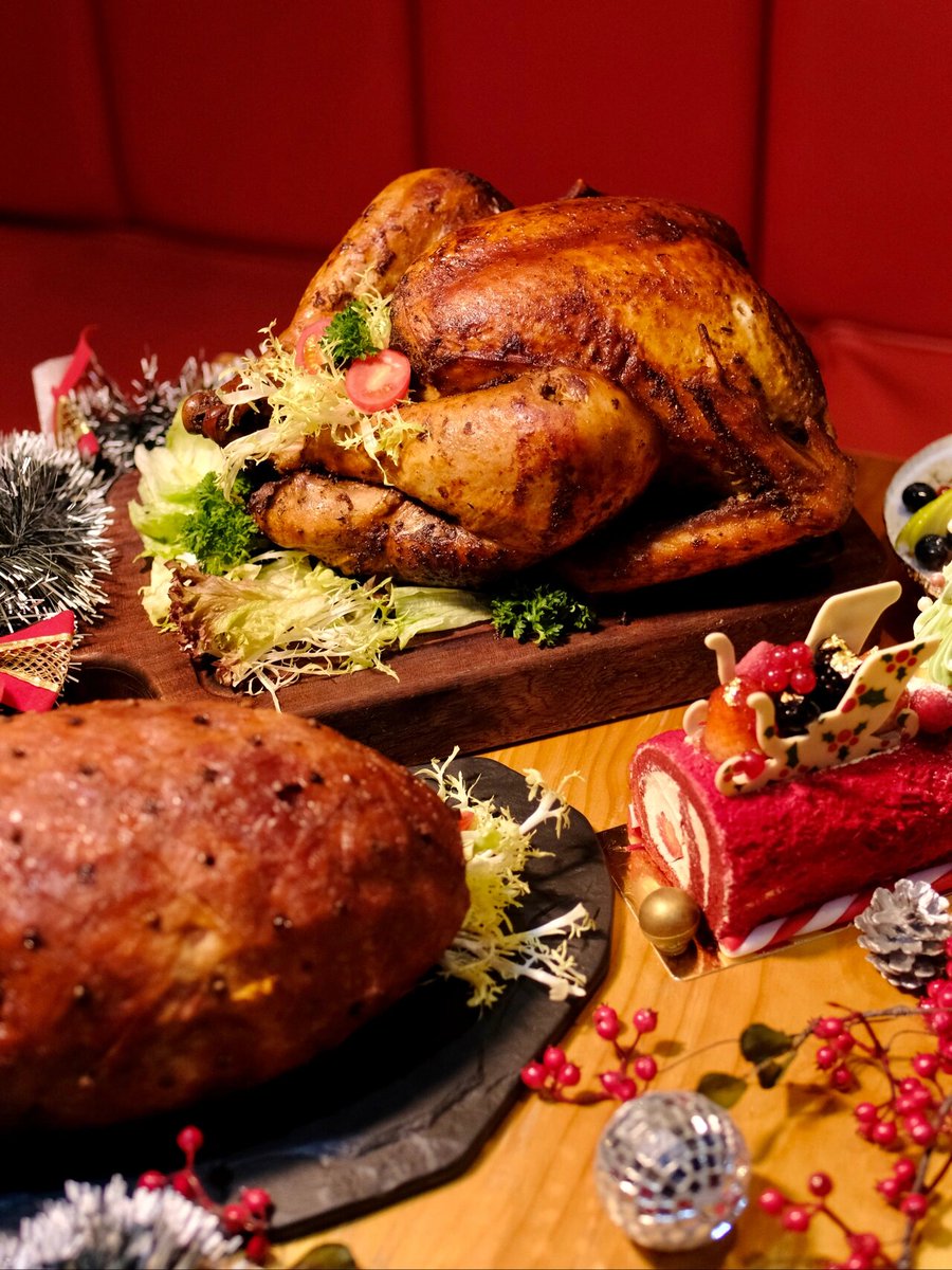 PaytonHailfv's tweet photo. Nochebuena llega! Nuestro menú especial de pavo relleno con salsa de arándanos está listo para tu cena navidea. Reserva ya! https://t.co/nTn4KQUGs8