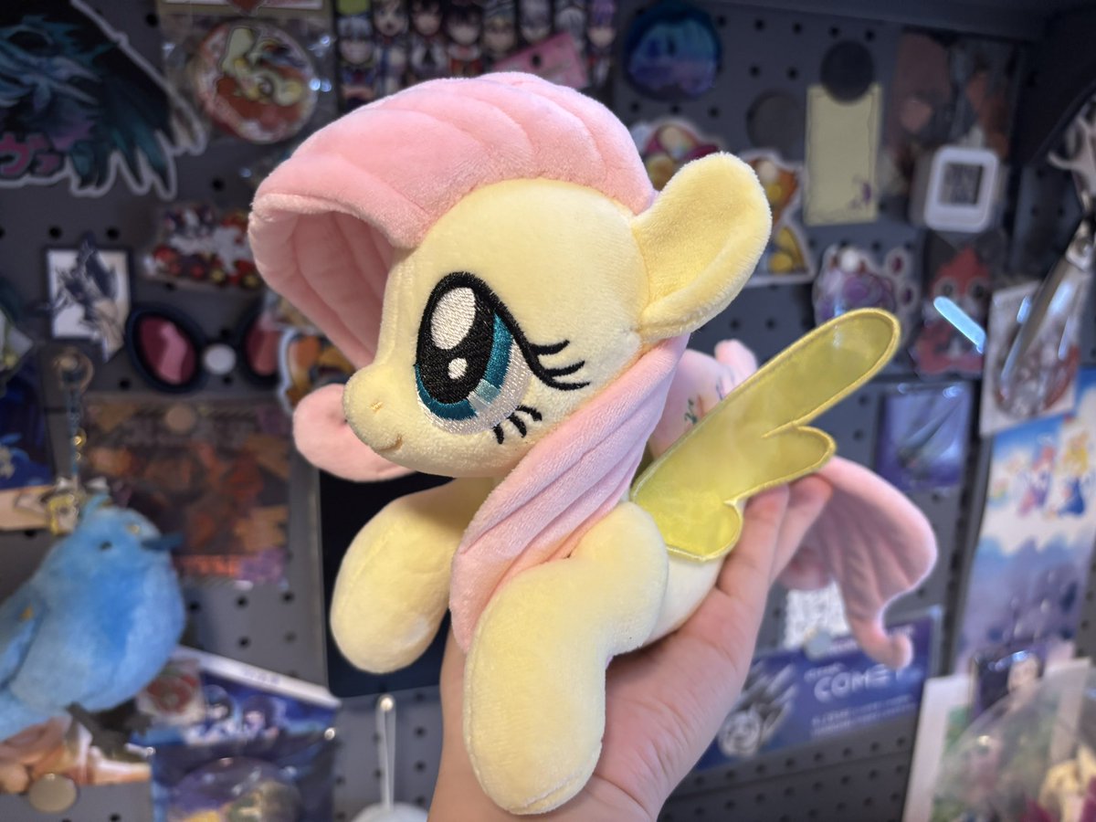 Restia132's tweet photo. a tiny fish Fluttershy https://t.co/Gxcb7iu50q