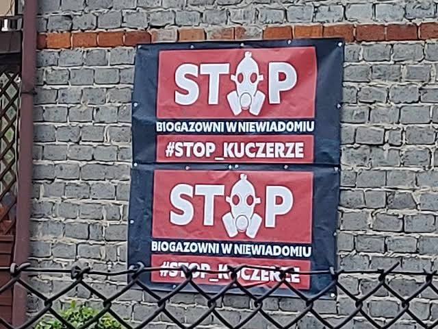 row_info_pl's tweet photo. 💥 PROTESTY NIE POMOGŁY? BIOGAZOWNIA W NIEWIADOMIU CORAZ BLIŻEJ REALIZACJI.

Mieszkańcy sprzeciwiali się inwestycji przy ul. Sportowej. Tymczasem Centrum Zielonej Energii podpisało umowę z inwestorem zastępczym.

👇

https://t.co/hC2OUGX00Y https://t.co/gbqYRmi7BO