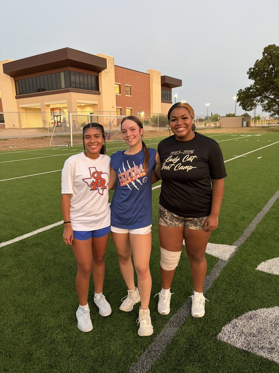 centralcathoops's tweet photo. This week’s Boot Camp days were TOUGH, but these ladies showed up, worked hard, and conquered them! 💪🏼🐾
🏆 Monday’s Team Winners: Jaela, Chaney & Tianna
🥇 Individual Winner: Nanette
🏆 Wednesday’s Team Winners: Nanette, Alex & Karsyn
🥇 Individual Winner: Taliyah
#onepercent https://t.co/TxAg8bUbuV
