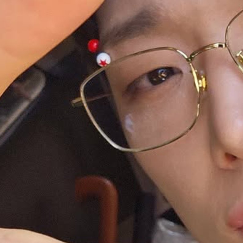 doyulikeworms's tweet photo. o novo piercing do bobby não é coincidencia!!! https://t.co/lqn2p1F88R