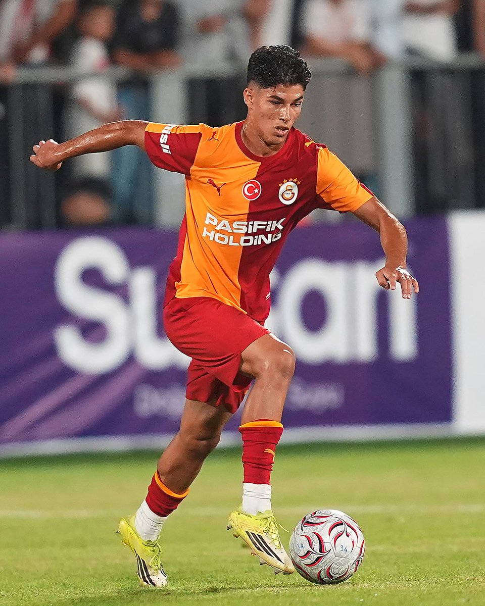 masqurade37's tweet photo. Yusuf Sivaslıoğlu (2010) Galatasaray 

İlk defa türk bir oyuncu paylaşıyorum gerçekten çok modern bir sağ bek profili skor katkısının yanında fiziksel olarakta doğru konumlanan yıkılmayan bir profil kiralanıp veya a takımda düzenli süre bulursa çok çok özel bir oyuncu olabilir 💎 https://t.co/xTfRlJw3Nc
