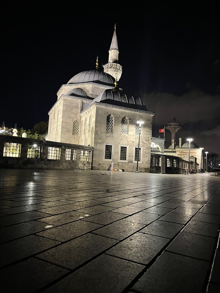 Melal_'s tweet photo. Kuşun konmadığı. https://t.co/9U23NYNXJO