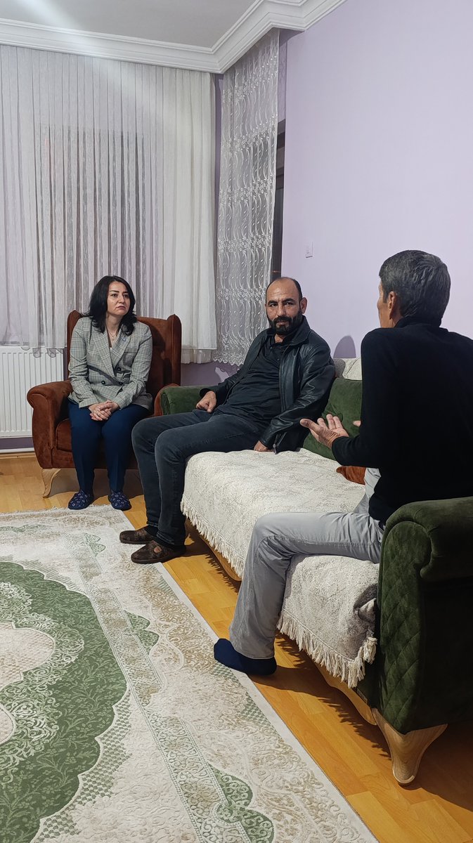 CihanurOncar's tweet photo. Bugün kıymetli Havva Hanım ve değerli ailesini ziyaret ederek Genel Başkanımız Sayın @MDervisogluTR'nun selamlarını ilettik.

Millet için, milletle birlikte… İYİ’liği büyütmeye devam edeceğiz. ☀️🇹🇷 https://t.co/IN3QsuSENR